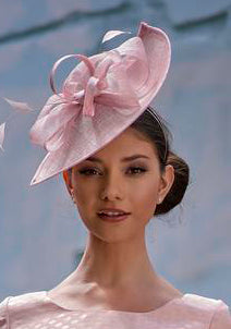 FASCINATOR   MAX & ELLIE