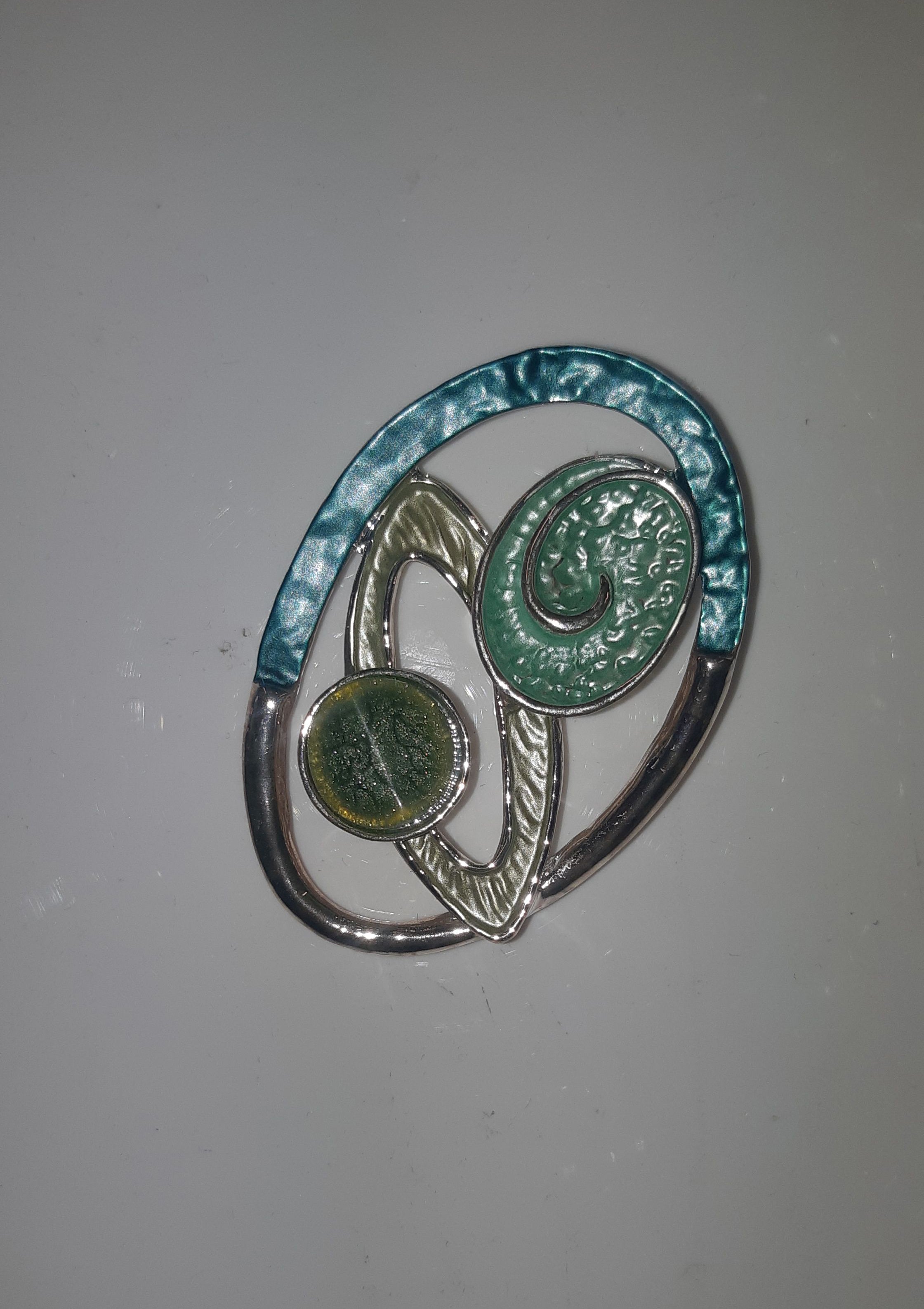 MAGNETIC BROOCH MISS MILLY